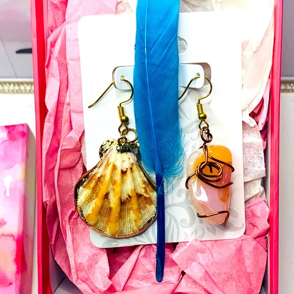 New set! Peach Agate Earrings - Picture 3 of 3